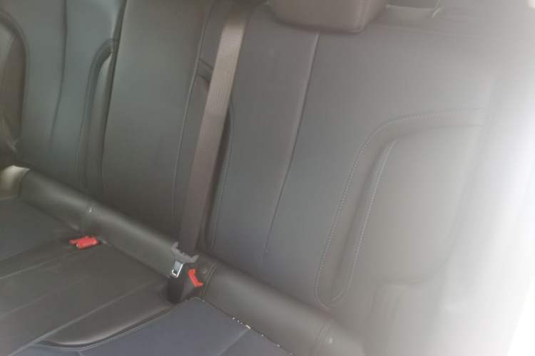 Used Buick Velite 6 2024 450km Range Commuter Version Left Rear Seat