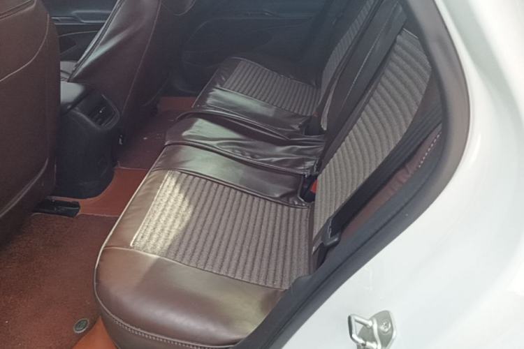 Used Buick Velite 6 2024 450km Range Commuter Version Left Rear Seat