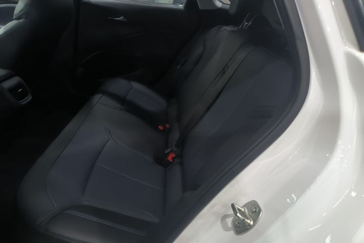 Used Buick Velite 6 2024 450km Range Commuter Version Left Rear Seat