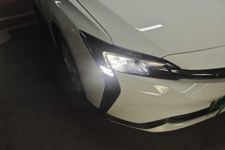 Used Buick Velite 6 2024 450km Range Commuter Version Right Front Headlight
