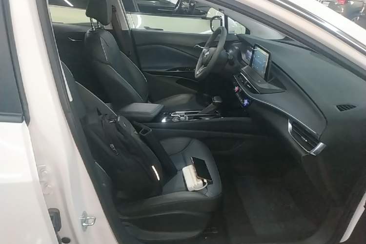 Used Buick Velite 6 2024 430km Comfort Edition Right Front Seat