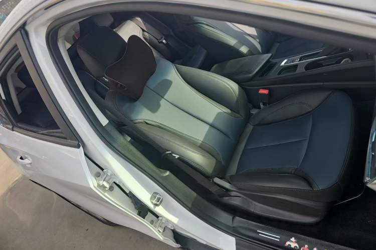 Used Buick Velite 6 2024 450km Range Commuter Version Right Front Seat