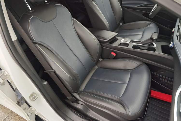 Used Buick Velite 6 2024 450km Range Commuter Version Right Front Seat