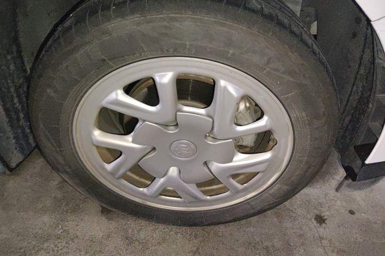 Used Buick Velite 6 2024 450km Range Commuter Version Right Front Wheel Hub
