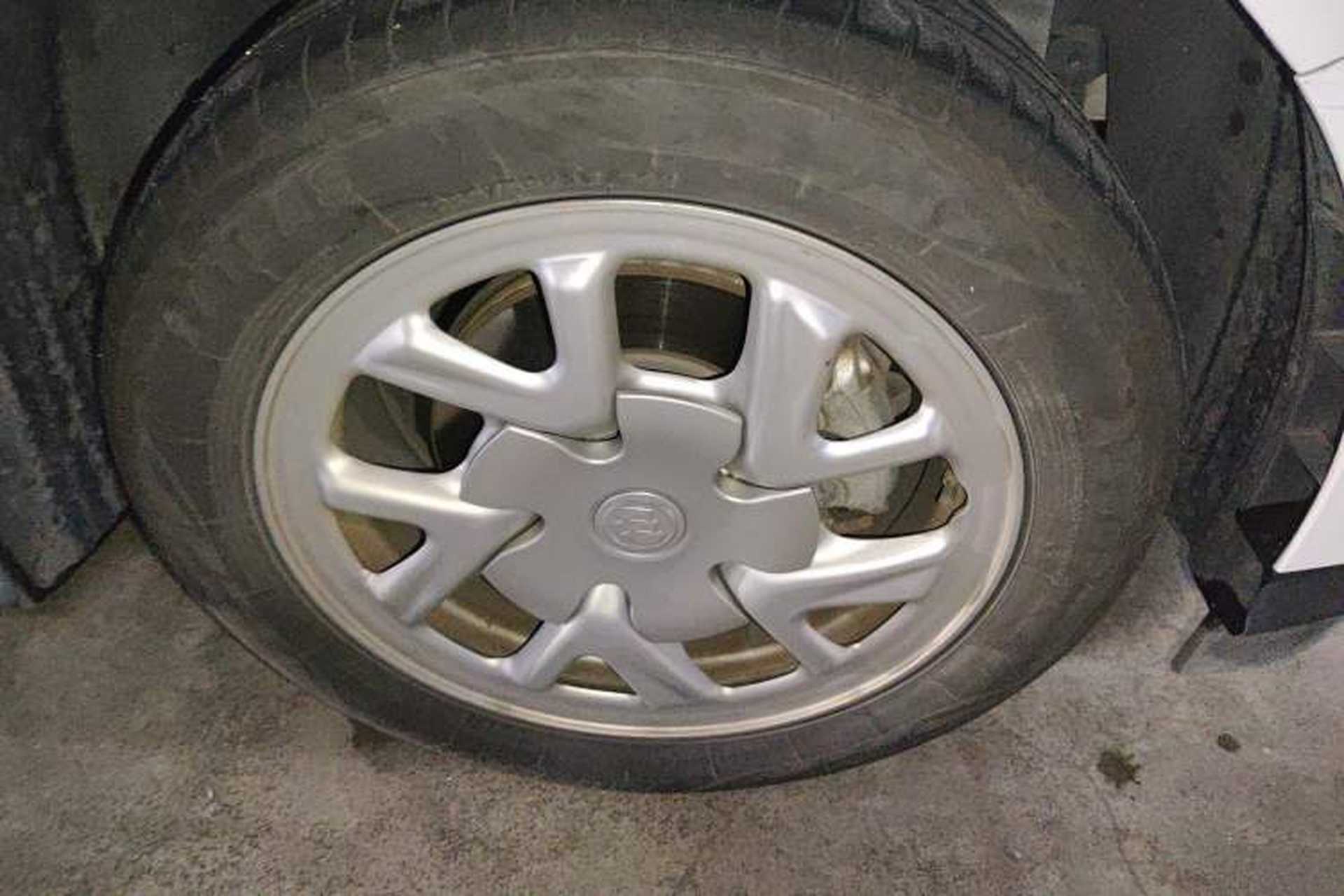 Used Buick Velite 6 2024 450km Range Commuter Version Right Front Wheel Hub