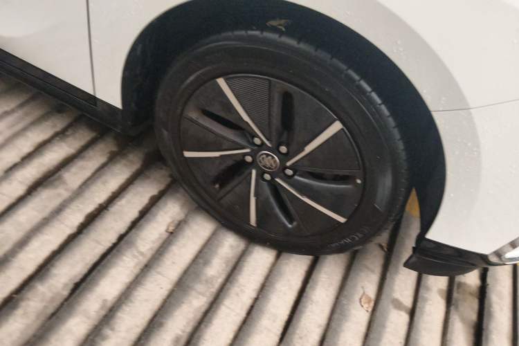 Used Buick Velite 6 2024 430km Enjoyment Version Right Front Wheel Hub