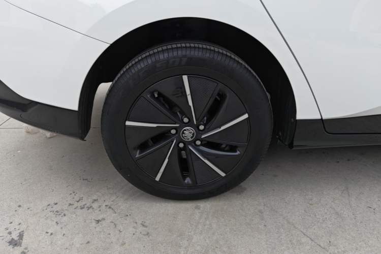 Used Buick Velite 6 2024 430km Comfort Edition Right Rear Wheel Hub