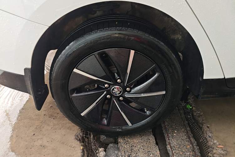 Used Buick Velite 6 2024 430km Comfort Edition Right Rear Wheel Hub