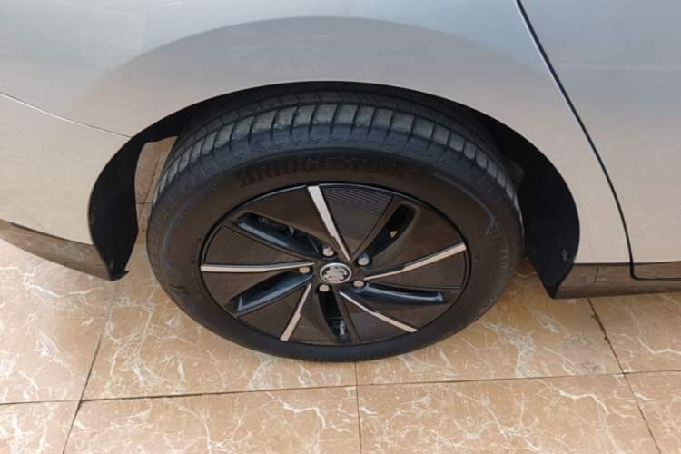 Used Buick Velite 6 2024 430km Enjoyment Version Right Rear Wheel Hub
