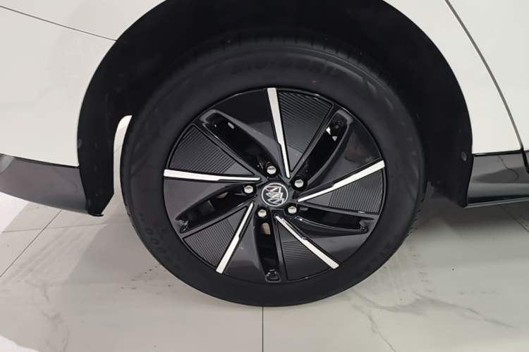 Used Buick Velite 6 2024 430km Comfort Edition Right Rear Wheel Hub