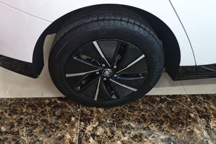 Used Buick Velite 6 2024 430km Enjoyment Version Right Rear Wheel Hub