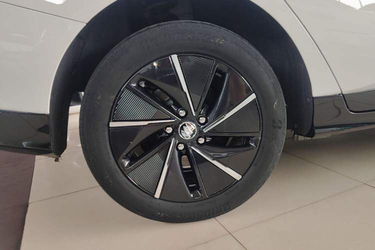 Used Buick Velite 6 2024 430km Enjoyment Version Right Rear Wheel Hub