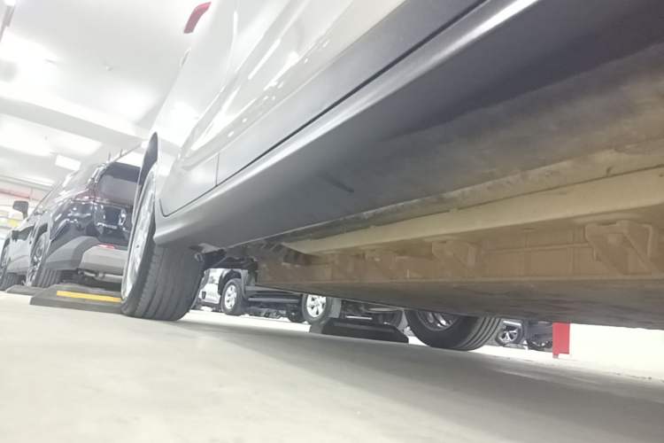 Used Buick Velite 6 2024 450km Range Commuter Version Right Side Sill