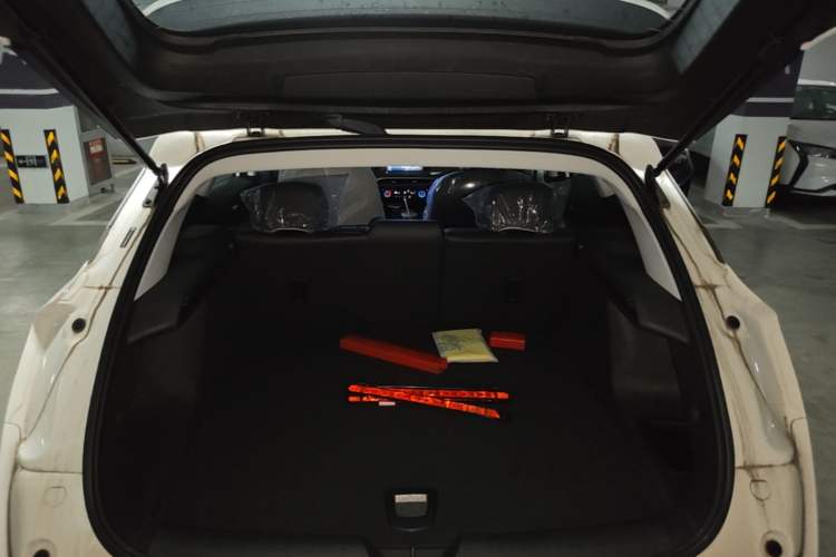 Used Buick Velite 6 2024 450km Range Commuter Version Trunk