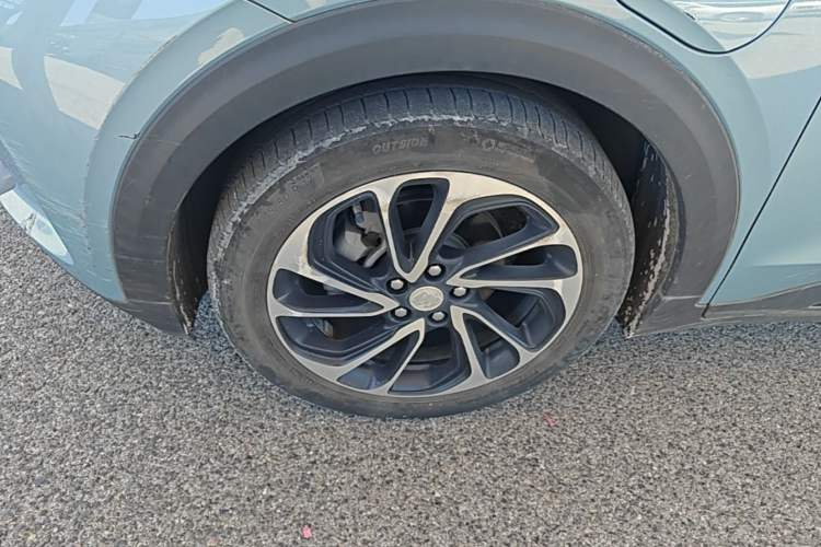 Used Buick Velite 7 2020 652E Connected Smart Edition Exterior 4