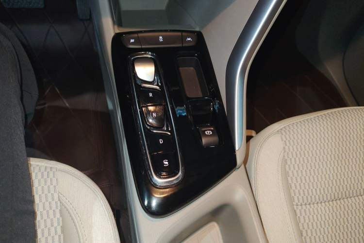 Used Buick Velite 7 2020 652E Connected Smart Edition Gear Lever