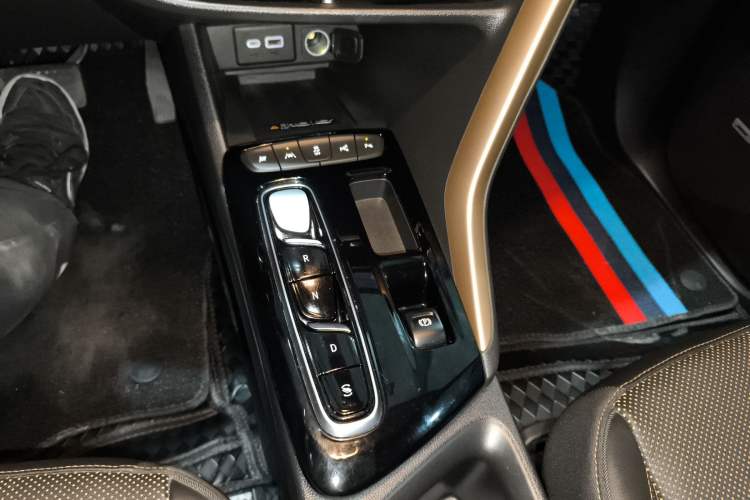 Used Buick Velite 7 2020 652E Connected Smart Edition Gear Lever