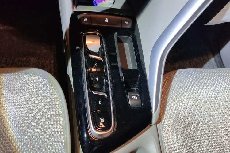 Used Buick Velite 7 2020 652E Connected Smart Car Gear Lever
