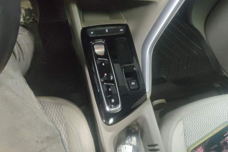 Used Buick Velite 7 2020 652E Connected Smart Edition Gear Lever