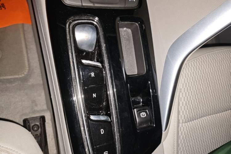 Used Buick Velite 7 2020 652E Connected Smart Edition Gear Lever