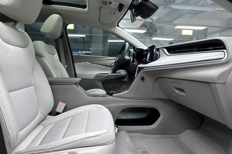 Used Buick Velite 7 2020 652E Connected Smart Edition Interior 4