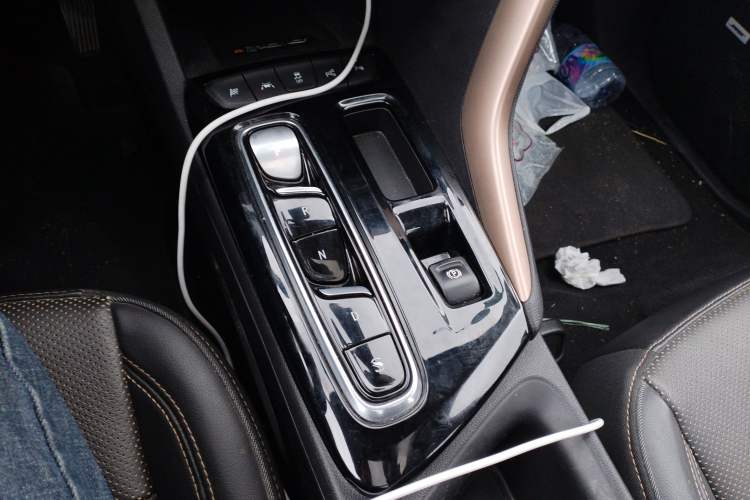 Used Buick Velite 7 2020 652E Connected Smart Car Interior 9