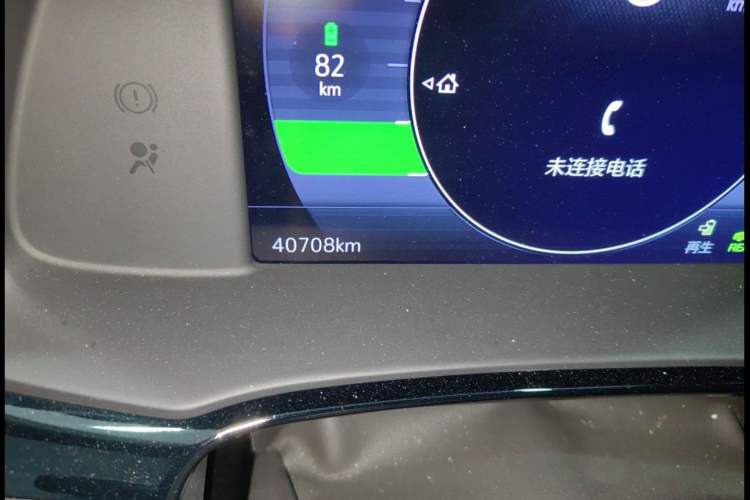 Used Buick Velite 7 2020 652E Connected Smart Car Odometer Close Up