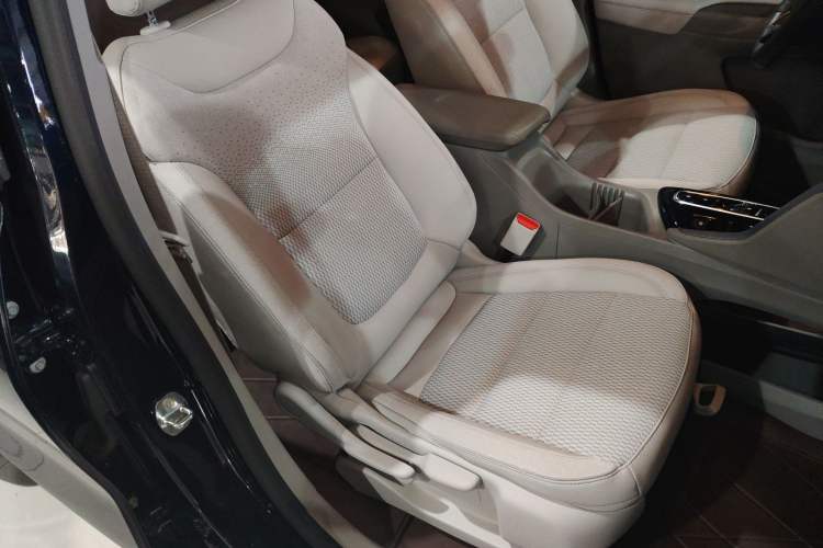 Used Buick Velite 7 2020 652E Connected Smart Edition Right Front Seat