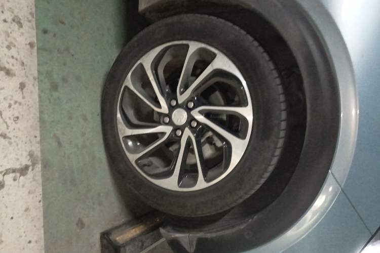 Used Buick Velite 7 2020 652E Connected Smart Car Right Front Wheel Hub