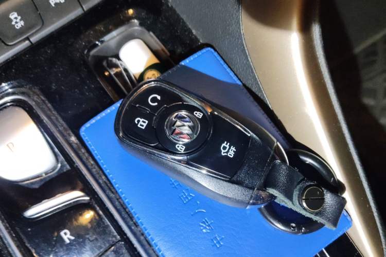 Used Buick Velite 7 2020 652E Connected Smart Car Vehicle Key