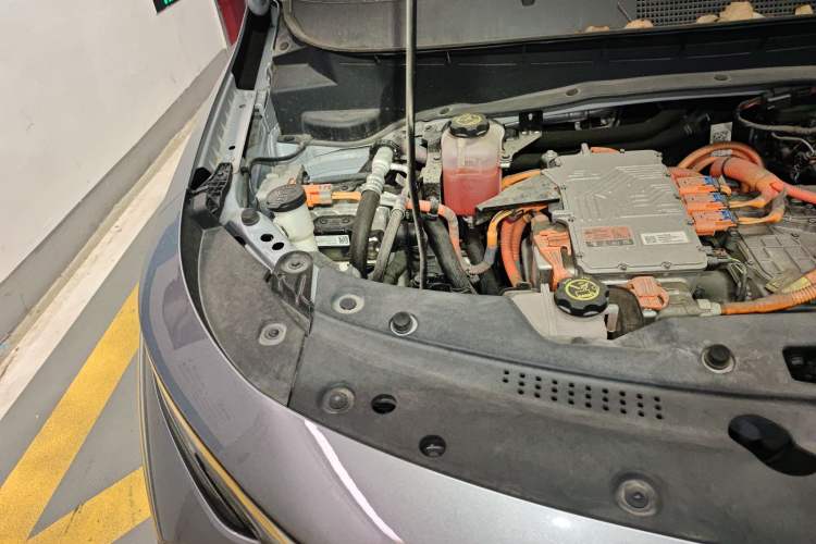 Used Buick Velite 7 2020 652E Connected Smart Car Engine Bay Right
