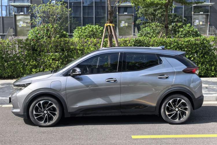 Used Buick Velite 7 2020 652E Connected Smart Car Exterior 3