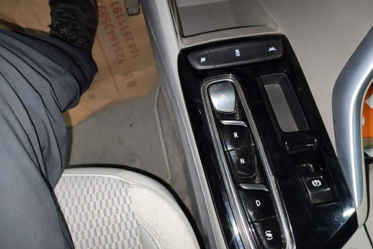 Used Buick Velite 7 2020 652E Connected Smart Edition Gear Lever