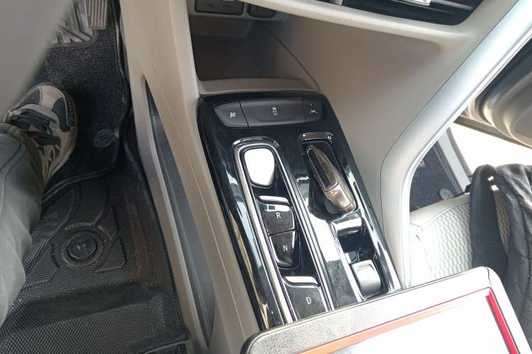 Used Buick Velite 7 2020 652E Connected Smart Edition Gear Lever