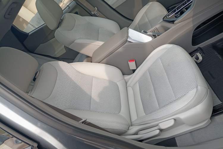 Used Buick Velite 7 2020 652E Connected Smart Edition Right Front Seat