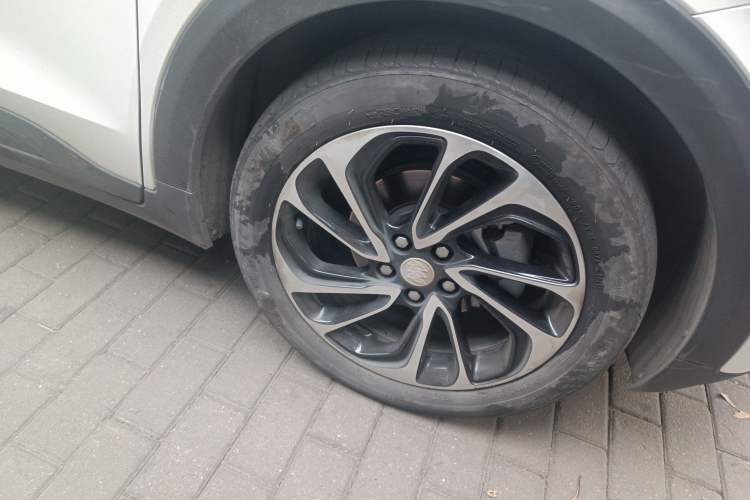 Used Buick Velite 7 2020 652E Connected Smart Edition Right Front Wheel Hub