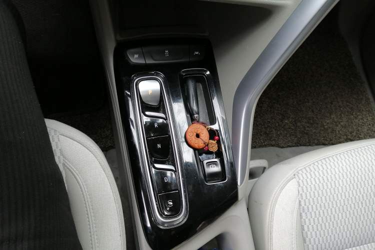 Used Buick Velite 7 2022 652E Connected Smart Edition Gear Lever