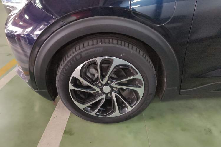 Used Buick Velite 7 2022 652E Connected Smart Edition Left Front Wheel Hub