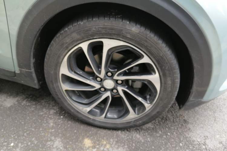Used Buick Velite 7 2022 652E Connected Smart Edition Right Front Wheel Hub