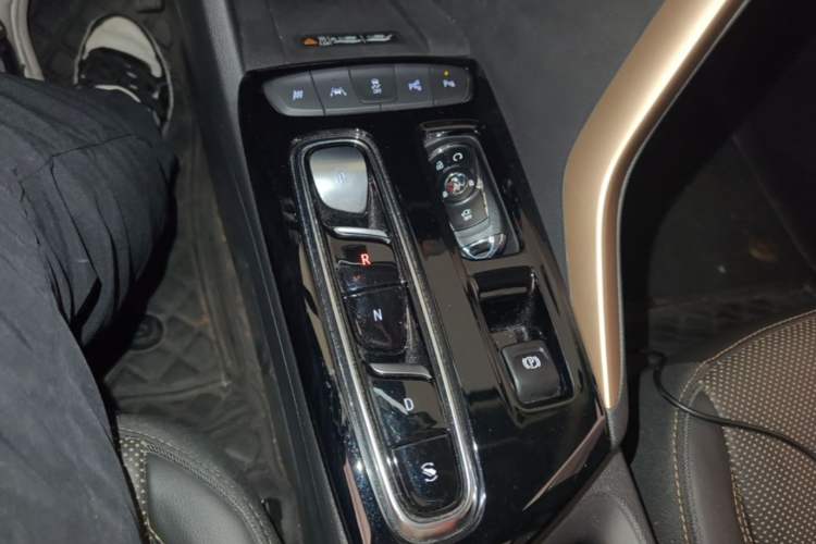 Used Buick Velite 7 2022 652E Connected Smart Version Gear Lever