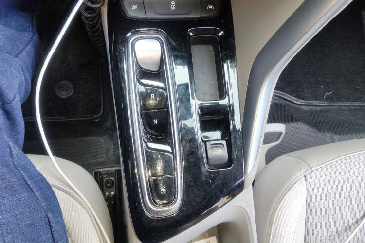 Used Buick Velite 7 2022 652E Connected Smart Edition Gear Lever