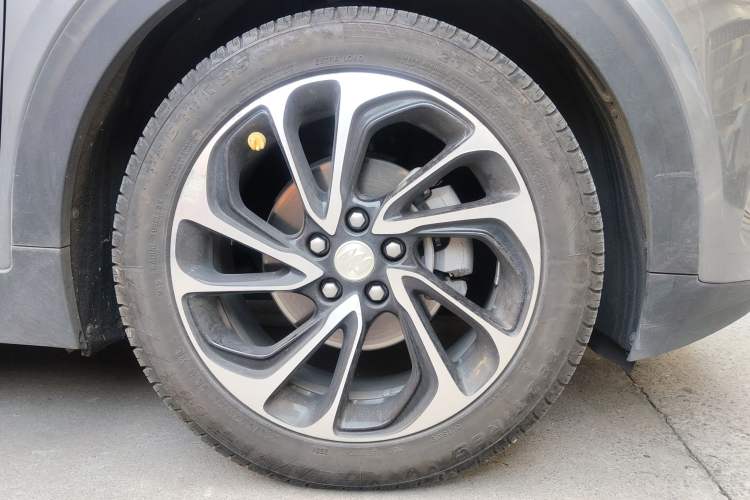 Used Buick Velite 7 2022 652E Connected Smart Edition Right Front Wheel Hub
