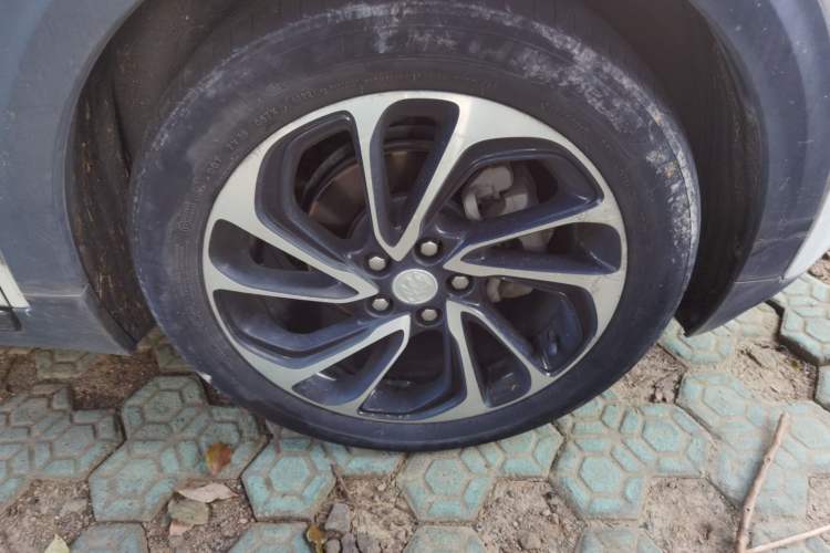 Used Buick Velite 7 2022 652E Connected Smart Edition Right Front Wheel Hub