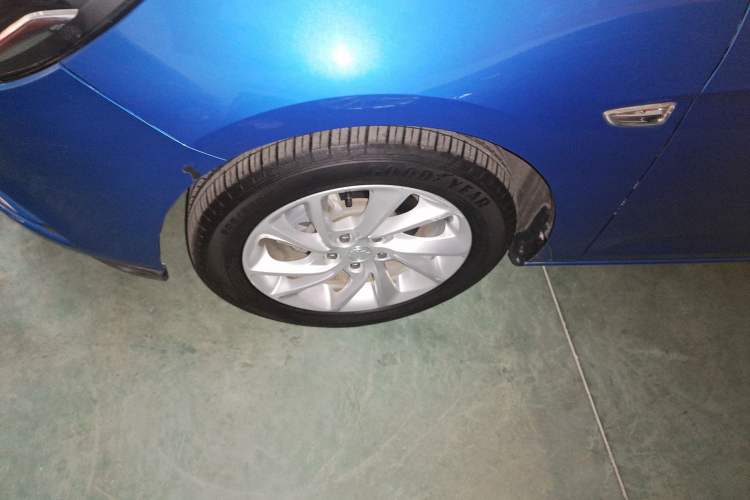 Used Buick Verano 2016 Hatchback 15S Automatic Leading Model Left Front Wheel Hub