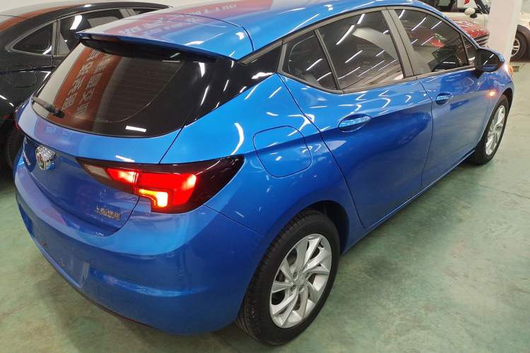 Used Buick Verano 2016 Hatchback 15S Automatic Leading Model Rear Right 45 Deg
