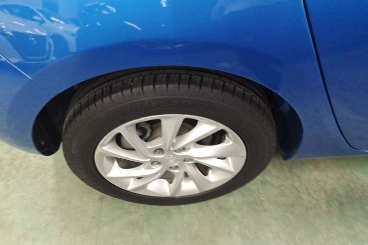 Used Buick Verano 2016 Hatchback 15S Automatic Leading Model Right Rear Wheel Hub