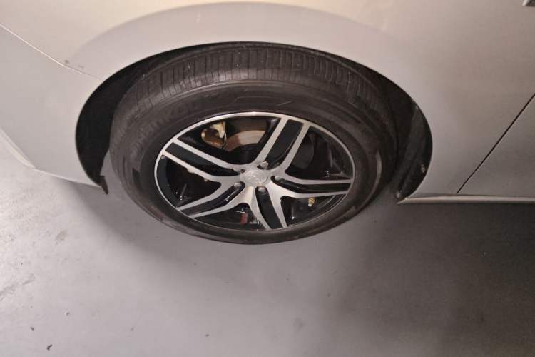 Used Buick Verano 2022 Pro 533T Fun Edition Left Front Wheel Hub