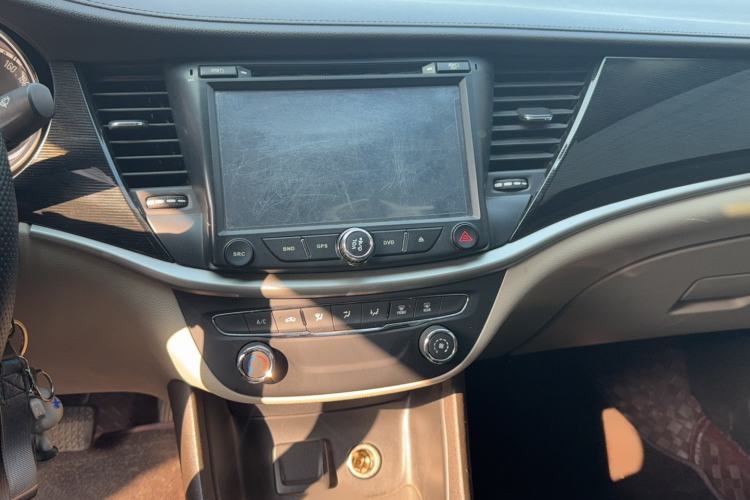 Used Buick Verano 2015 Sedan 15S Manual Entry-Level Model Audio And AC Panel