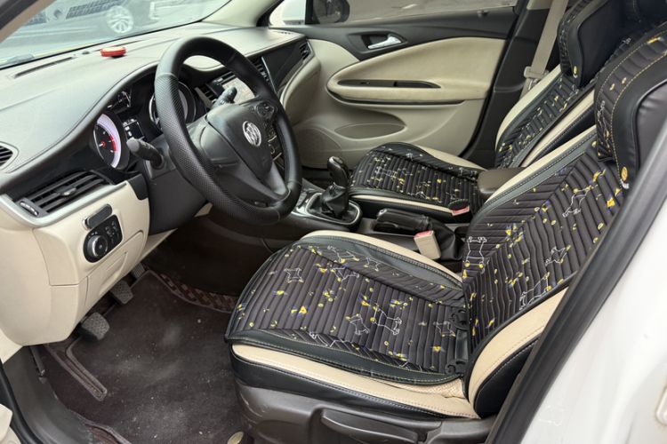 Used Buick Verano 2015 Sedan 15S Manual Entry-Level Model Interior 4