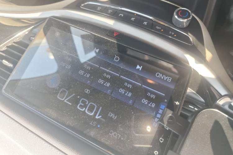 Used Buick Verano 2015 Sedan 15S Manual Entry-Level Model Audio And AC Panel